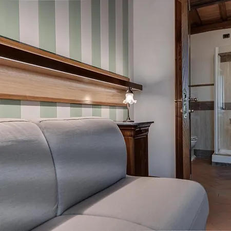 Poggioleone 3* 카스틸리오네델라고