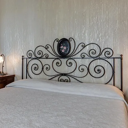 Poggioleone 3* 카스틸리오네델라고