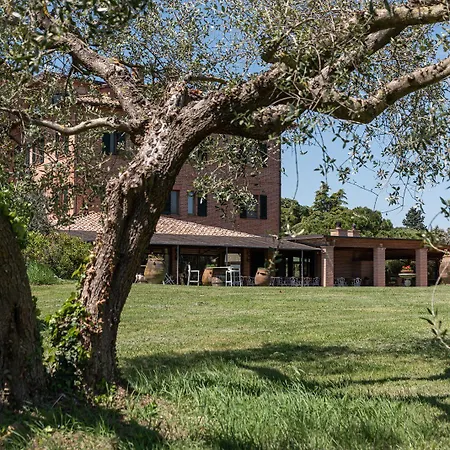 Poggioleone 3* 카스틸리오네델라고