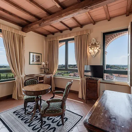 Poggioleone 3* 카스틸리오네델라고